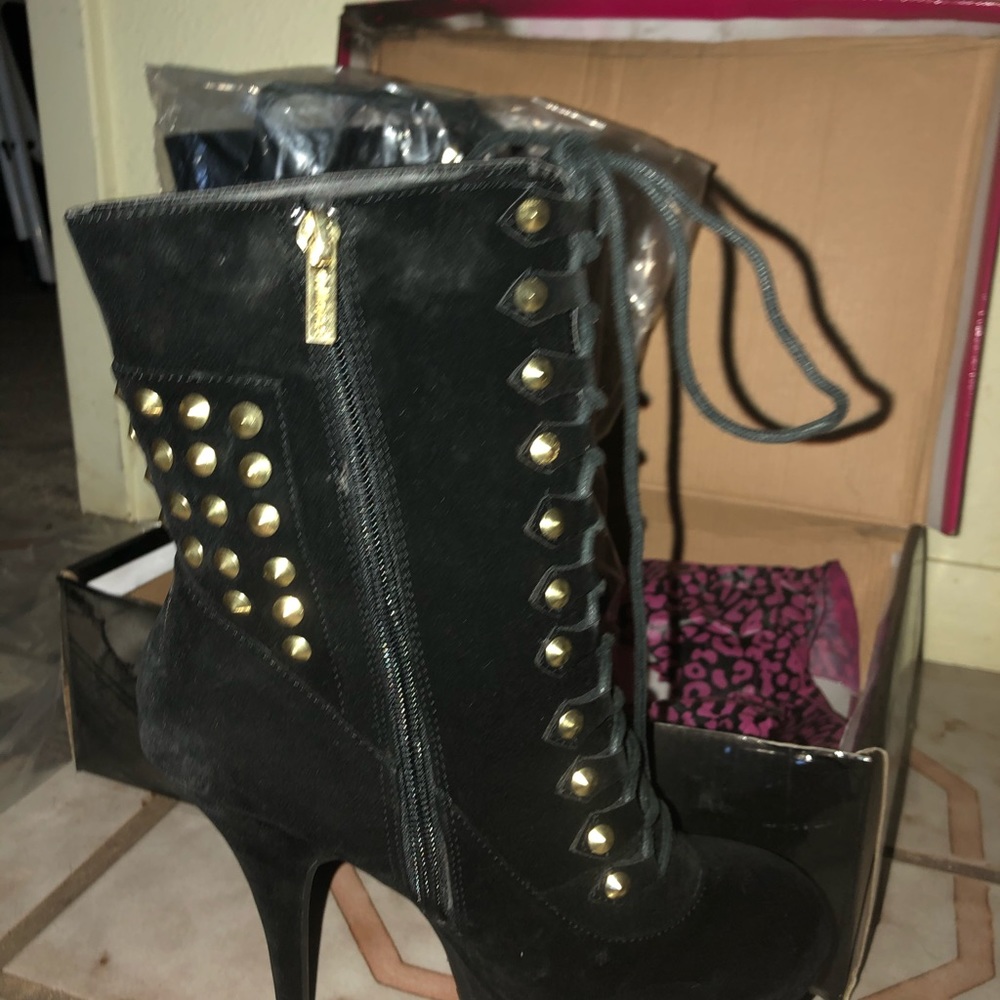 Cute, SEXY black velour boots - Picture 3 of 4